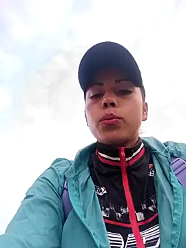 Snapshot of _andrea30 chatting on October 26, 2025, 10:59 am andrea30 online show from October 26, 2025, 10:59 am