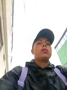 Snapshot of _andrea30 chatting on November 5, 2025, 11:13 am andrea30 online show from November 5, 2025, 11:13 am