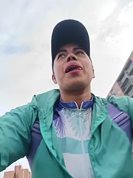 Snapshot of _andrea30 chatting on October 18, 2025, 11:01 am andrea30 online show from October 18, 2025, 11:01 am