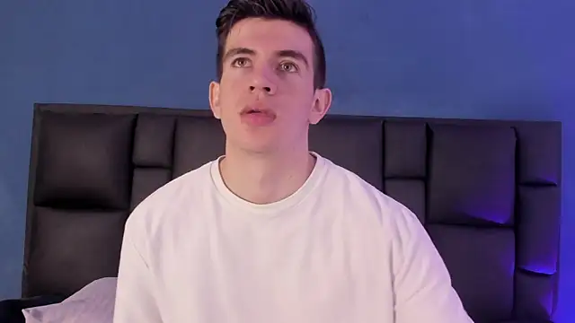 Snapshot of MikaelSlow chatting on November 5, 2025, 5:10 am MikaelSlow online show from November 5, 2025, 5:10 am