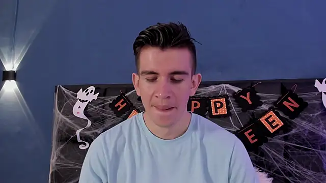 Snapshot of MikaelSlow chatting on October 26, 2025, 4:02 am MikaelSlow online show from October 26, 2025, 4:02 am