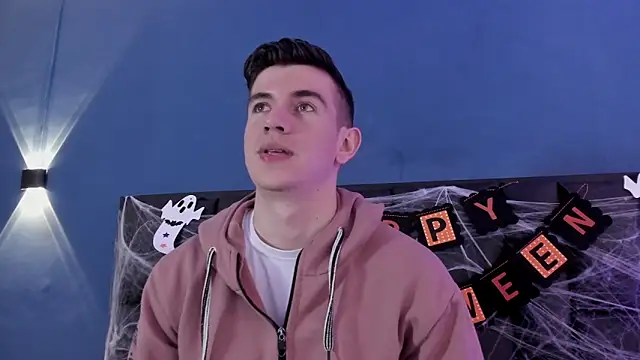 Snapshot of MikaelSlow chatting on October 25, 2025, 4:22 am MikaelSlow online show from October 25, 2025, 4:22 am