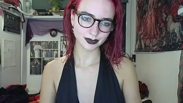 Snapshot of TatianaRomanov chatting on November 5, 2025, 7:17 pm TatianaRomanov online show from November 5, 2025, 7:17 pm