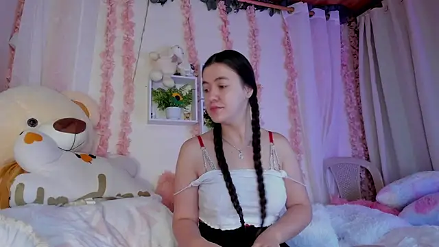 Snapshot of Idara_and_Edahi01 chatting on September 18, 2025, 9:01 am Idara and Edahi01 online show from September 18, 2025, 9:01 am