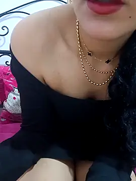 Fatina111 online show from April 2, 2026, 2:41 am