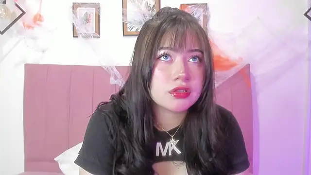 Snapshot of GENNESIS_LOVE chatting on November 1, 2025, 11:53 pm GENNESIS LOVE online show from November 1, 2025, 11:53 pm