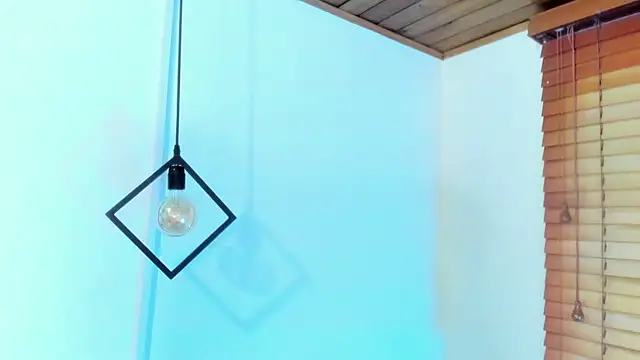 Snapshot of GENNESIS_LOVE chatting on November 12, 2025, 4:27 am GENNESIS LOVE online show from November 12, 2025, 4:27 am