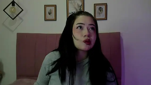 Snapshot of GENNESIS_LOVE chatting on November 5, 2025, 3:31 am GENNESIS LOVE online show from November 5, 2025, 3:31 am