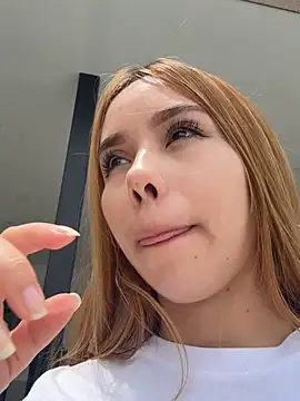 CarolineGraceX online show from March 3, 2026, 4:36 pm