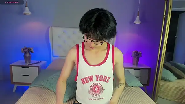 Snapshot of cherryy_boy chatting on October 27, 2025, 8:32 pm cherryy boy online show from October 27, 2025, 8:32 pm