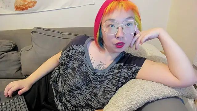 Snapshot of luxgray chatting on March 18, 2025, 12:30 am luxgray online show from March 18, 2025, 12:30 am