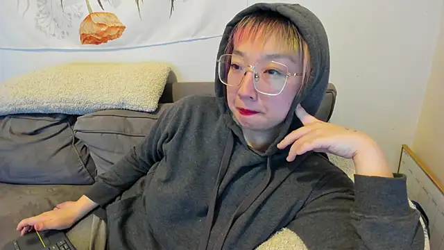 Snapshot of luxgray chatting on February 1, 2025, 1:02 am luxgray online show from February 1, 2025, 1:02 am