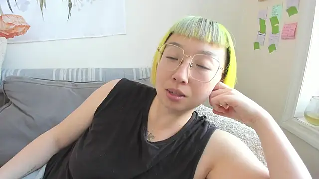 luxgray online show from April 10, 2026, 6:48 pm