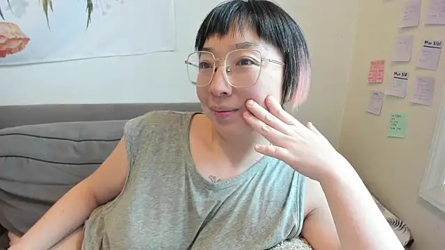 Snapshot of luxgray chatting on January 10, 2026, 4:46 pm luxgray online show from January 10, 2026, 4:46 pm