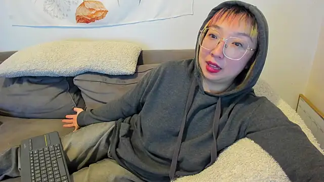 Snapshot of luxgray chatting on January 31, 2025, 1:33 am luxgray online show from January 31, 2025, 1:33 am