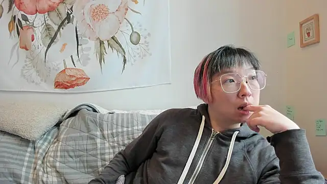 Snapshot of luxgray chatting on October 14, 2025, 6:30 pm luxgray online show from October 14, 2025, 6:30 pm