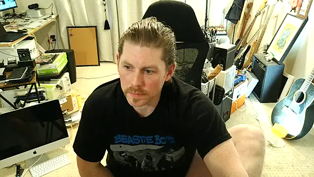 Snapshot of Rock_Pierce chatting on June 19, 2026, 7:30 pm Rock Pierce online show from June 19, 2026, 7:30 pm