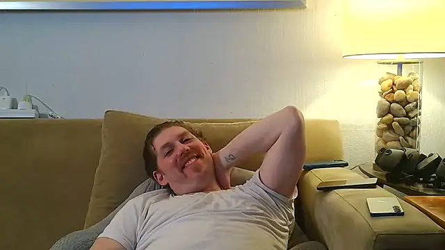Snapshot of Rock_Pierce chatting on June 20, 2026, 7:41 pm Rock Pierce online show from June 20, 2026, 7:41 pm