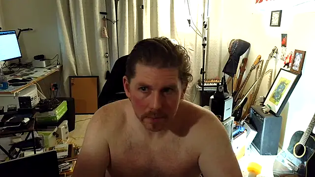 Snapshot of Rock_Pierce chatting on June 15, 2026, 4:17 pm Rock Pierce online show from June 15, 2026, 4:17 pm