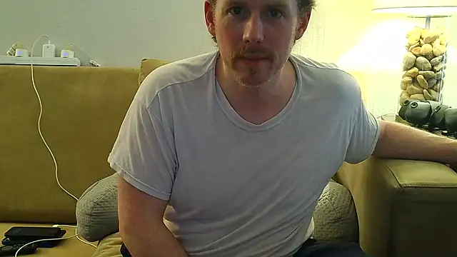 Snapshot of Rock_Pierce chatting on June 21, 2026, 7:52 pm Rock Pierce online show from June 21, 2026, 7:52 pm