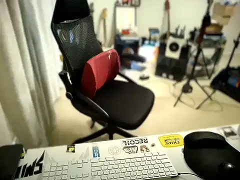 Snapshot of Rock_Pierce chatting on November 4, 2025, 11:25 am Rock Pierce online show from November 4, 2025, 11:25 am