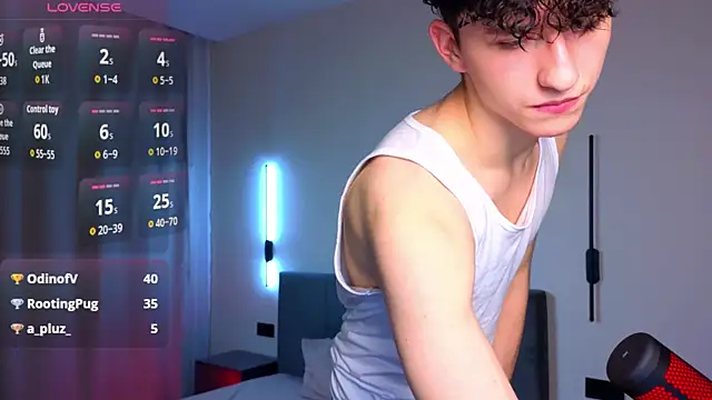 Snapshot of AmondCor chatting on October 8, 2025, 12:23 am AmondCor online show from October 8, 2025, 12:23 am