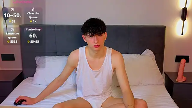 Snapshot of AmondCor chatting on October 10, 2025, 12:11 am AmondCor online show from October 10, 2025, 12:11 am