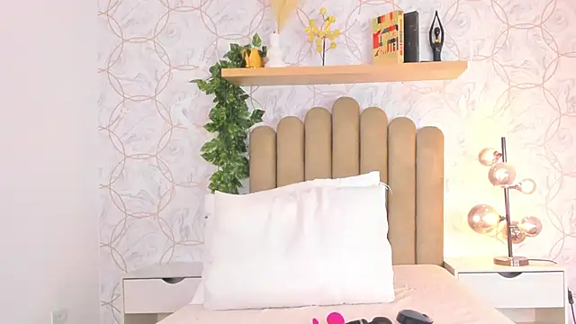 Roma  love online show from October 15, 2025, 12:02 pm