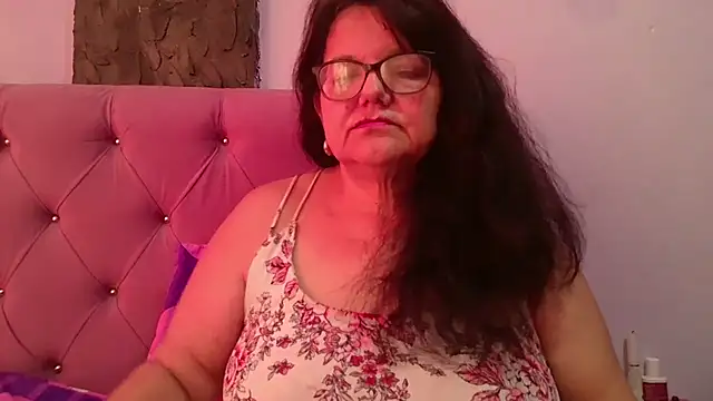 kassandra02 online show from June 1, 2026, 12:38 pm
