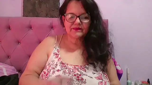 kassandra02 online show from May 24, 2026, 3:01 pm