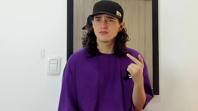 alex connorr online show from February 1, 2025, 2:56 pm