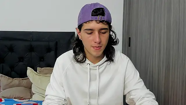 alex connorr online show from January 8, 2025, 6:41 pm