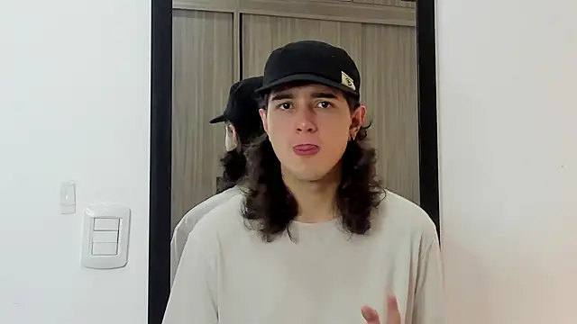 alex connorr online show from February 3, 2025, 5:14 pm