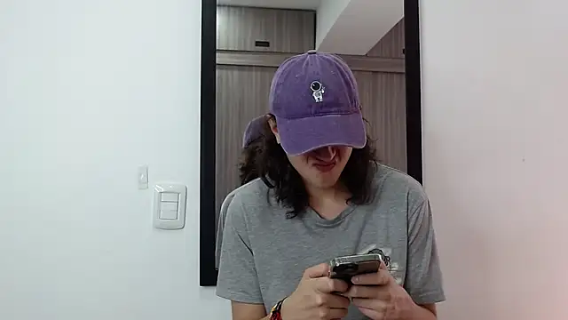 alex connorr online show from February 6, 2025, 4:58 pm