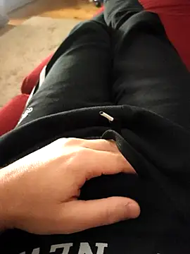 Snapshot of fikoivos chatting on October 8, 2025, 8:20 pm fikoivos online show from October 8, 2025, 8:20 pm