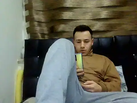 Seksihacker online show from December 19, 2024, 8:55 pm