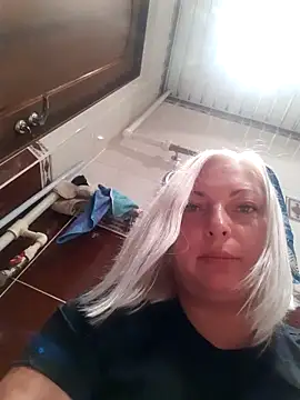 Snapshot of cutecatXXX chatting on October 8, 2025, 11:27 pm cutecatXXX online show from October 8, 2025, 11:27 pm