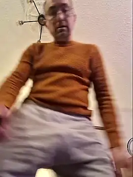 Snapshot of bibananaman chatting on November 2, 2025, 11:10 pm bibananaman online show from November 2, 2025, 11:10 pm