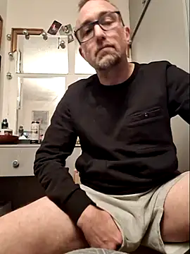 Snapshot of bibananaman chatting on October 24, 2025, 12:42 am bibananaman online show from October 24, 2025, 12:42 am