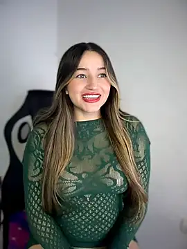 Snapshot of Sophie_spencer1 chatting on June 19, 2026, 3:56 am Sophie spencer1 online show from June 19, 2026, 3:56 am