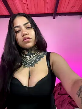 aliensexy online show from November 18, 2025, 11:15 pm