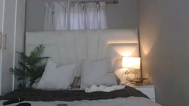 Snapshot of naughtyblackdolie chatting on June 26, 2026, 12:33 pm naughtyblackdolie online show from June 26, 2026, 12:33 pm