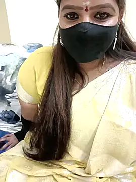 Snapshot of bellaqueen92 chatting on December 19, 2024, 1:07 pm bellaqueen92 online show from December 19, 2024, 1:07 pm