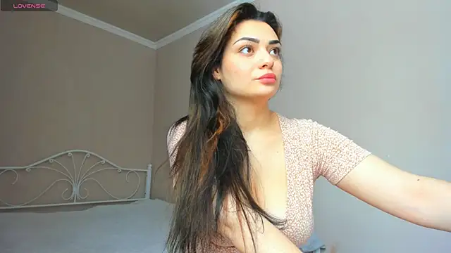 Snapshot of _cleopattra_ chatting on February 8, 2025, 7:48 am  cleopattra  online show from February 8, 2025, 7:48 am