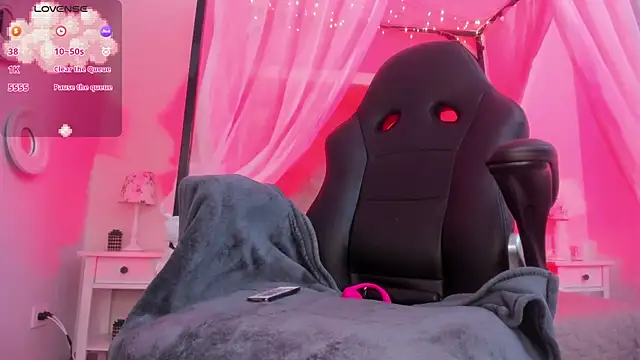 Snapshot of Hanna__Becker_ chatting on November 5, 2025, 2:14 am Hanna Becker online show from November 5, 2025, 2:14 am