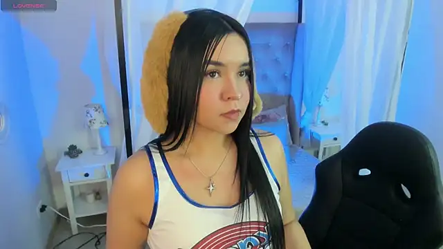 Snapshot of Hanna__Becker_ chatting on December 15, 2025, 3:34 am Hanna Becker online show from December 15, 2025, 3:34 am