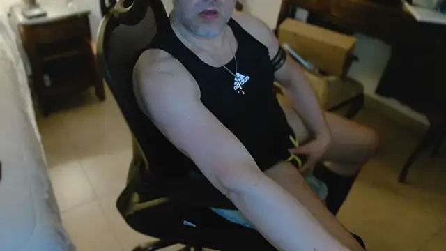 Snapshot of slzypvtpig chatting on December 18, 2025, 9:14 am slzypvtpig online show from December 18, 2025, 9:14 am