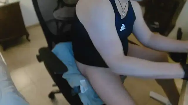 Snapshot of slzypvtpig chatting on December 20, 2025, 11:24 am slzypvtpig online show from December 20, 2025, 11:24 am