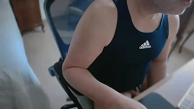 Snapshot of slzypvtpig chatting on January 15, 2026, 6:22 pm slzypvtpig online show from January 15, 2026, 6:22 pm