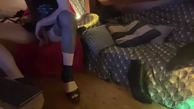 Snapshot of alexheels_boots chatting on October 29, 2025, 4:50 pm alexheels boots online show from October 29, 2025, 4:50 pm